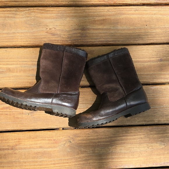UGG Kids Brown Boots - Picture 3 of 4